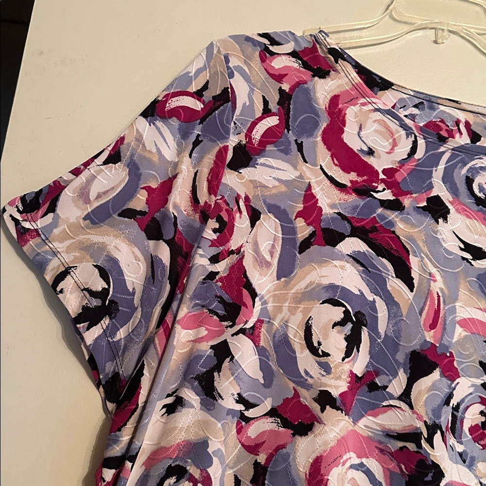 Floral Patterned Top - Picture 3 of 3